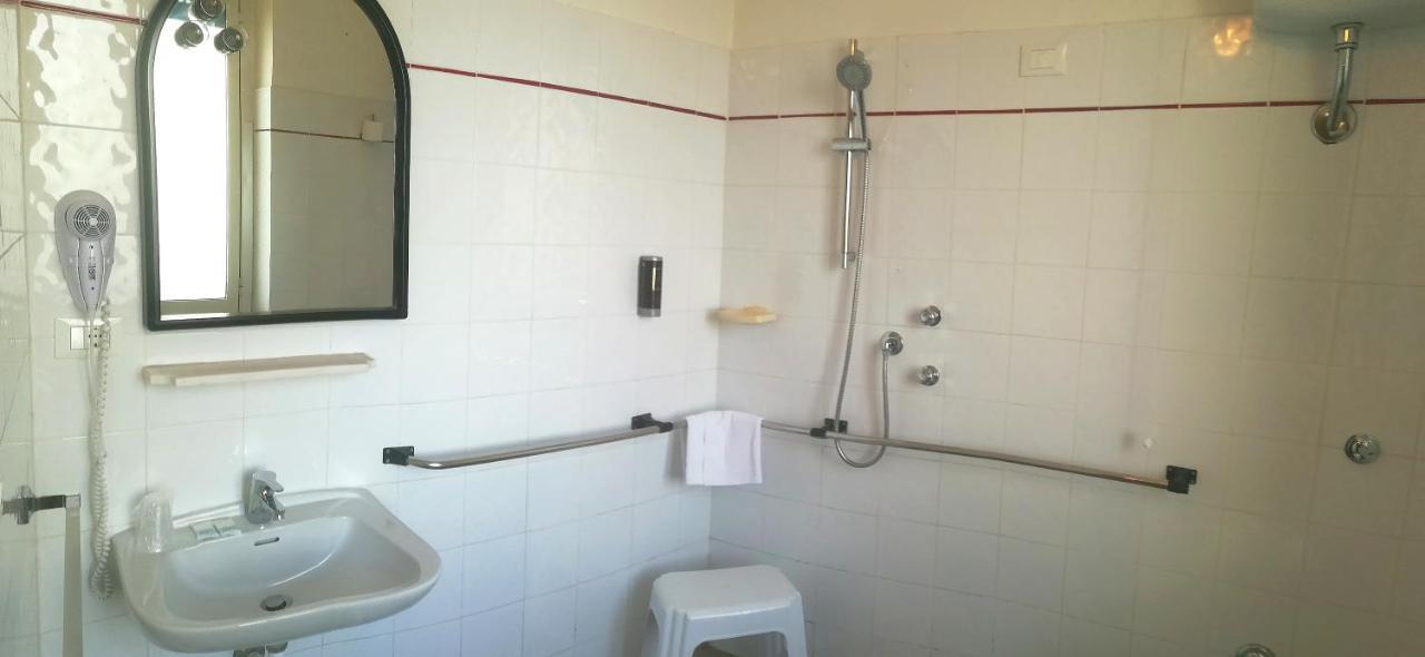 Hotel Valente ออร์โตนา ภายนอก รูปภาพ